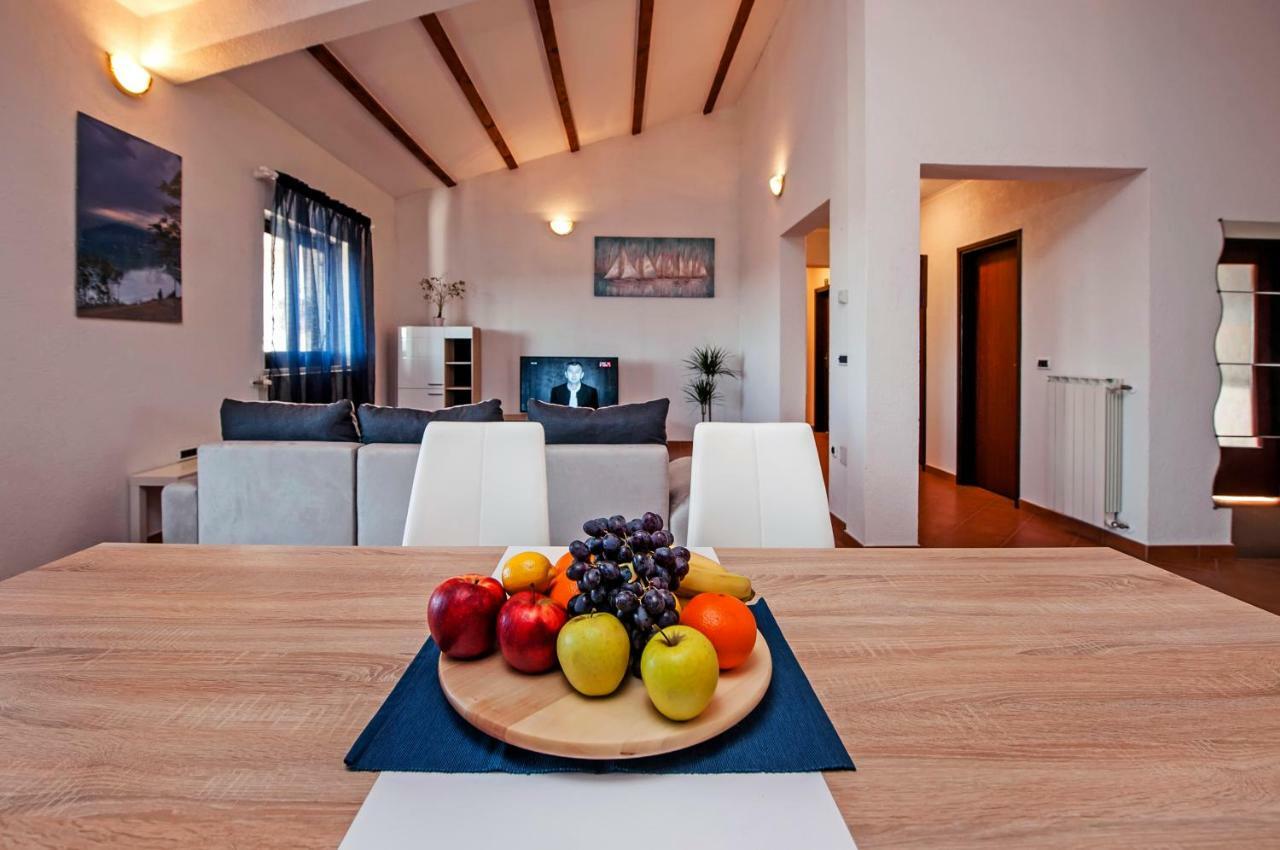 Apartment Bora Rovinj Bagian luar foto