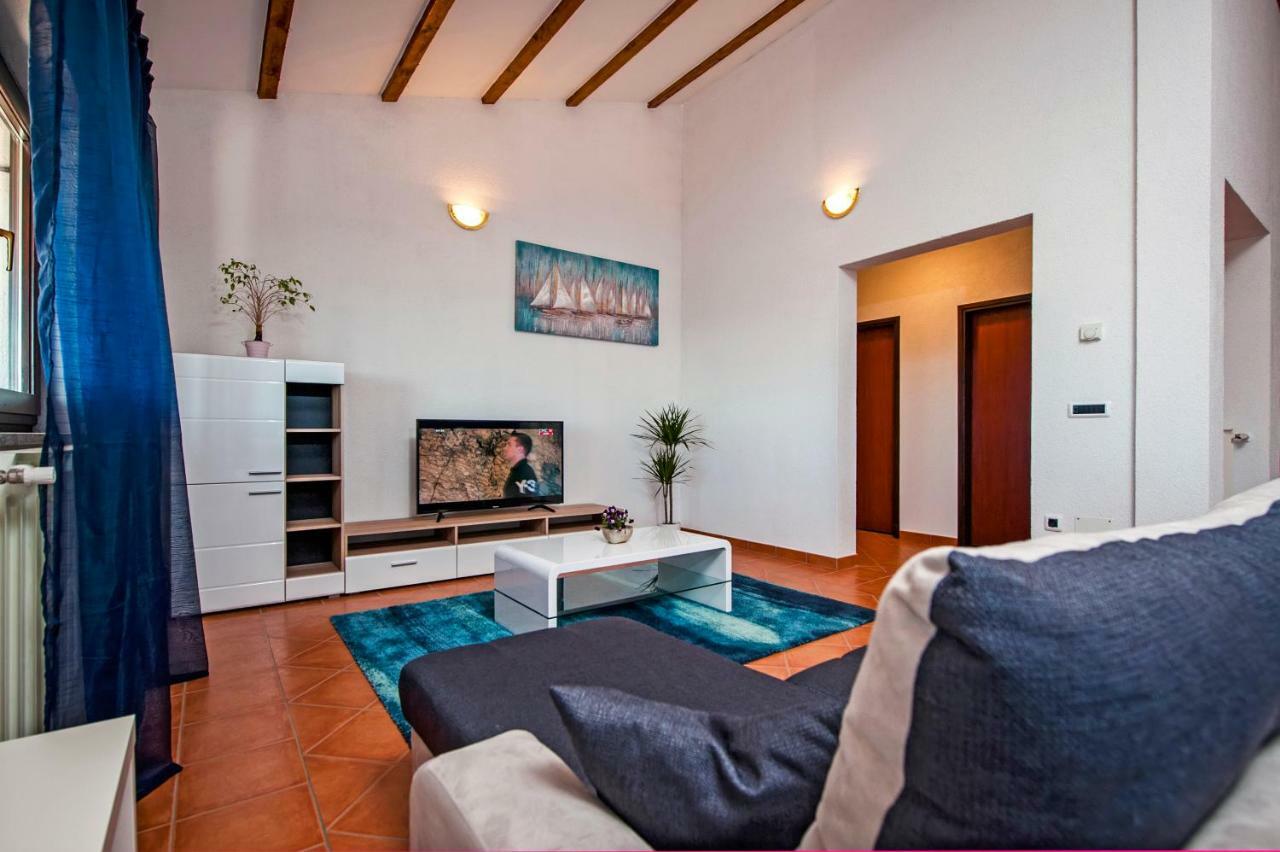 Apartment Bora Rovinj Bagian luar foto