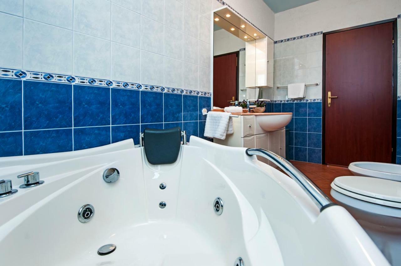 Apartment Bora Rovinj Bagian luar foto