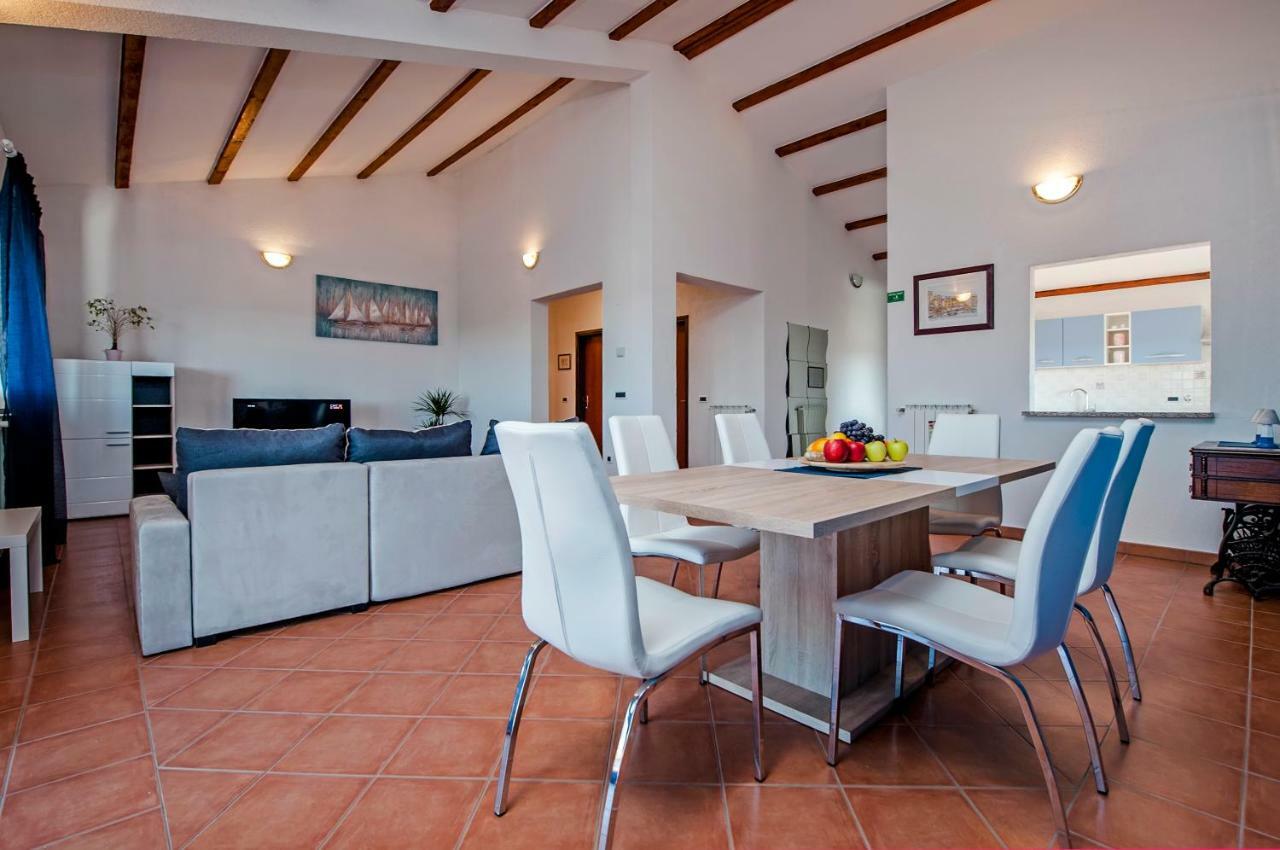 Apartment Bora Rovinj Bagian luar foto