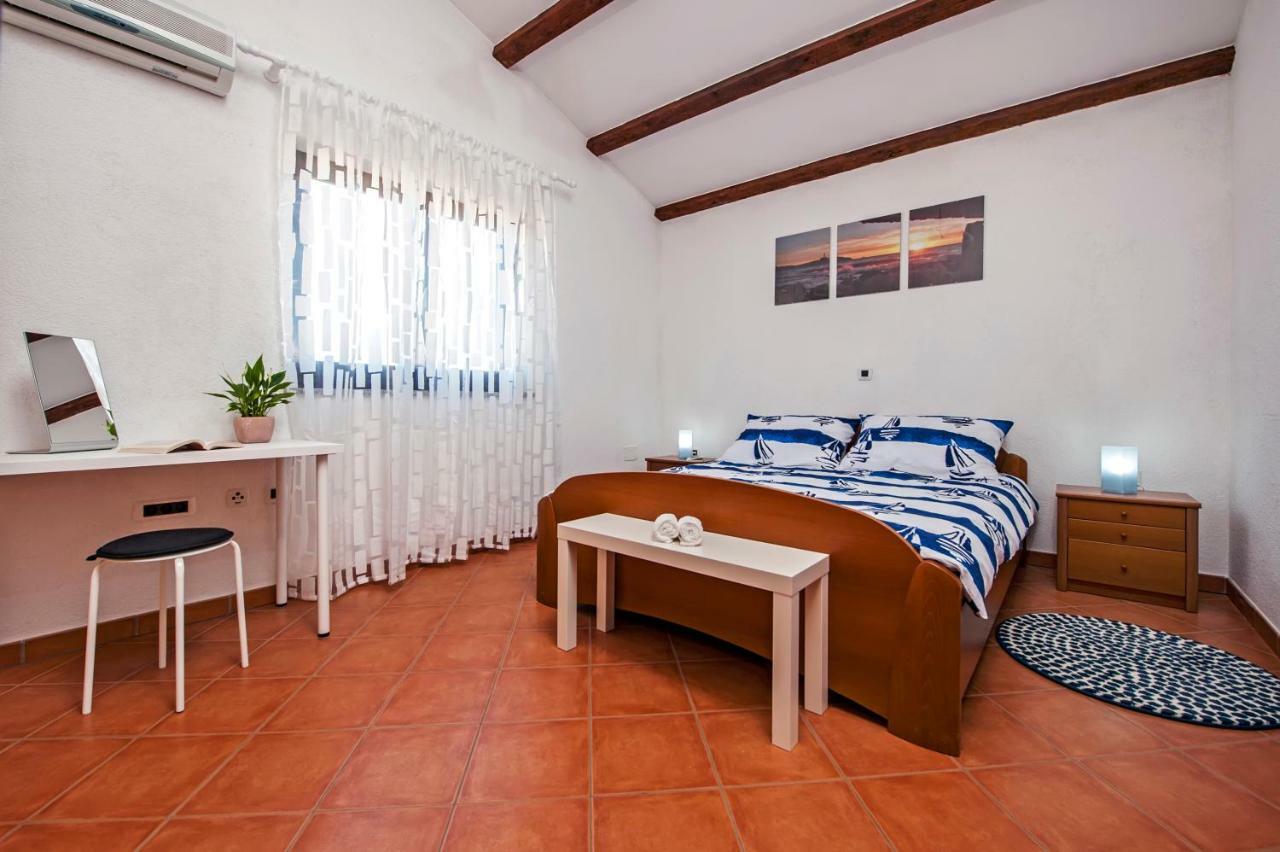 Apartment Bora Rovinj Bagian luar foto