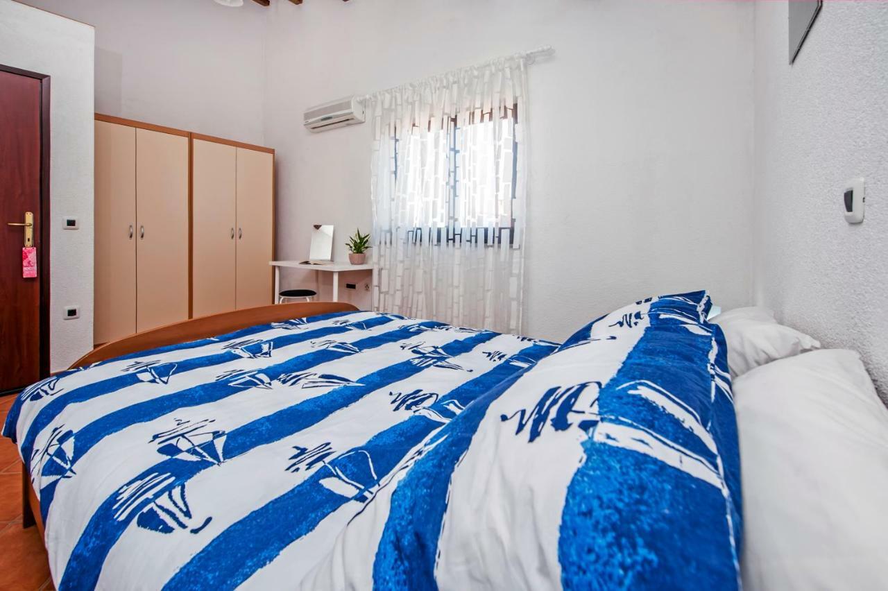 Apartment Bora Rovinj Bagian luar foto